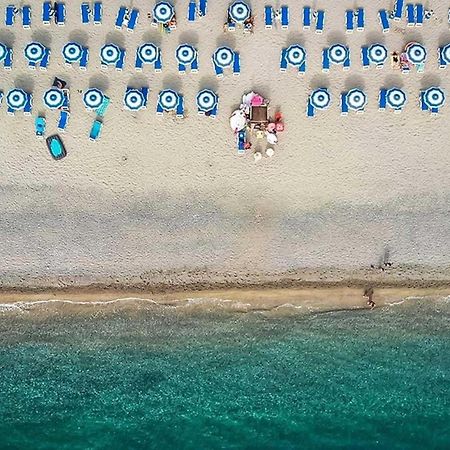 Club Esse Aquilia Beach Village Badolato Marina Extérieur photo