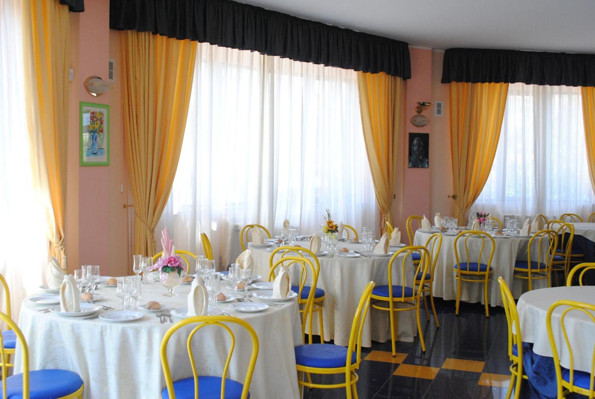 Club Esse Aquilia Beach Village Badolato Marina Extérieur photo